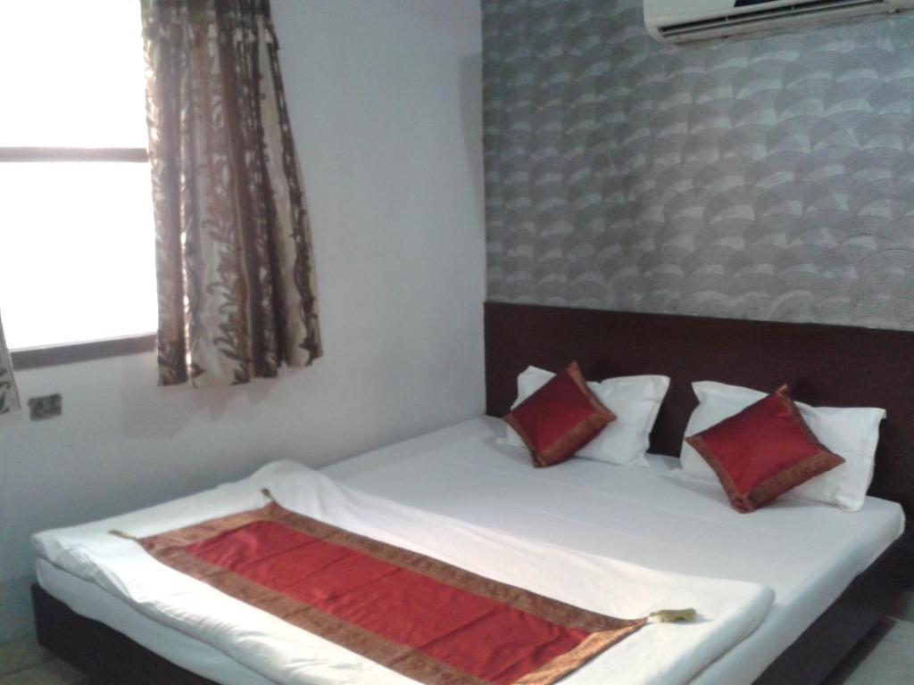 Hotel Hridey Inn New Delhi Room photo